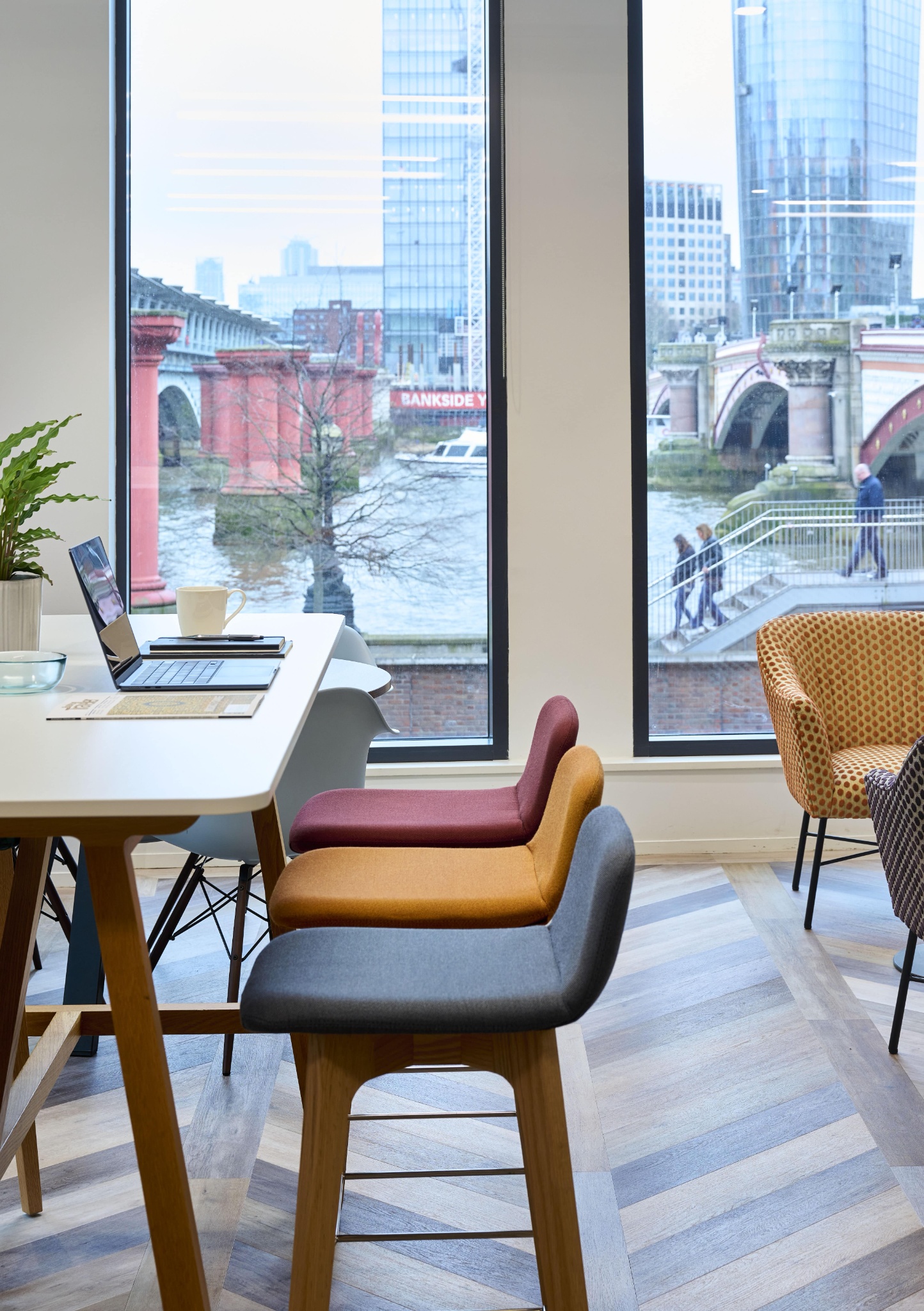 Stylish communal breakout space at Beaumont St Pauls designed for informal meetings and collaborative working.