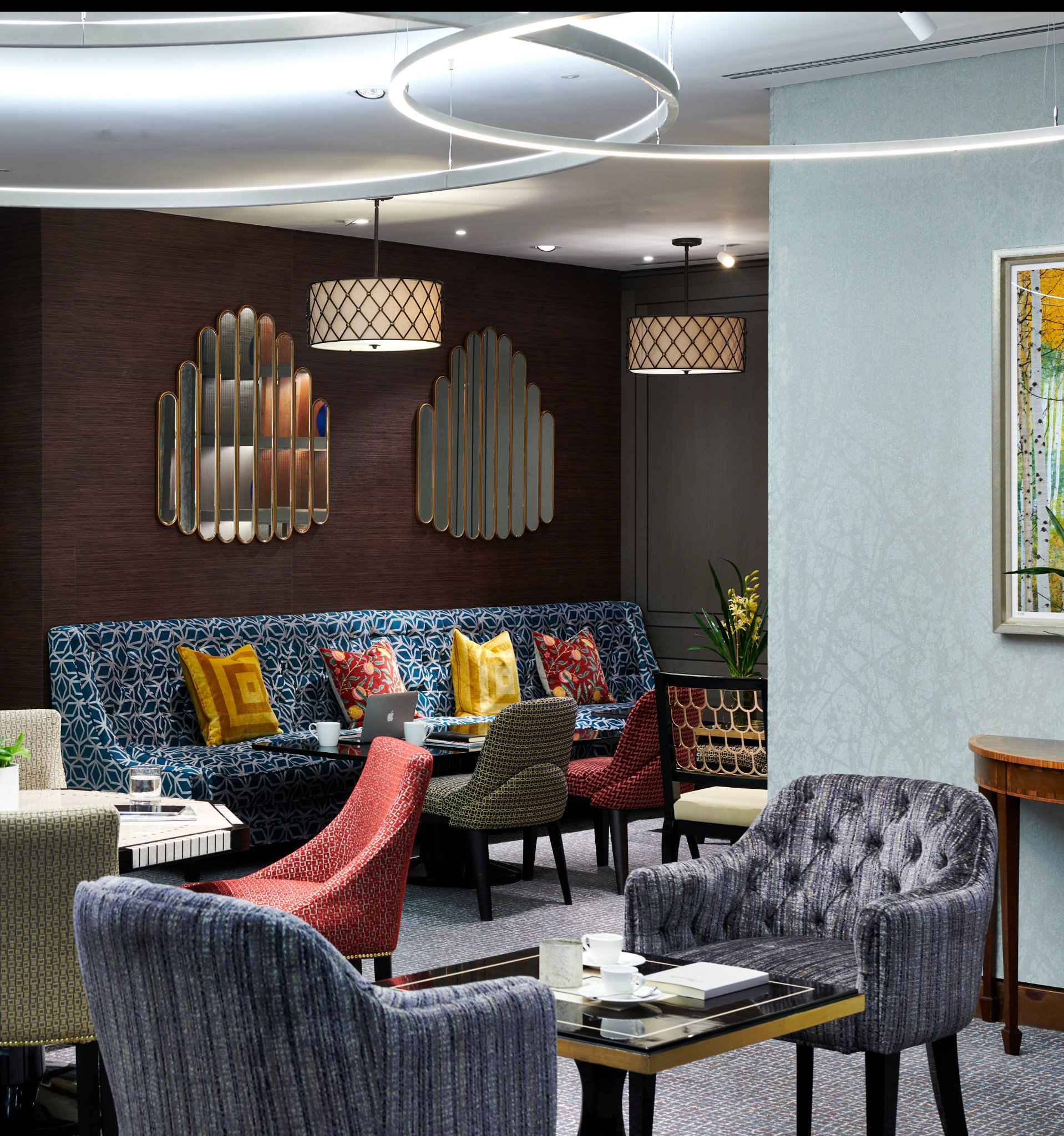 Stylish business lounge at Beaumont Moorgate offering a comfortable setting for networking, collaboration and informal meetings.