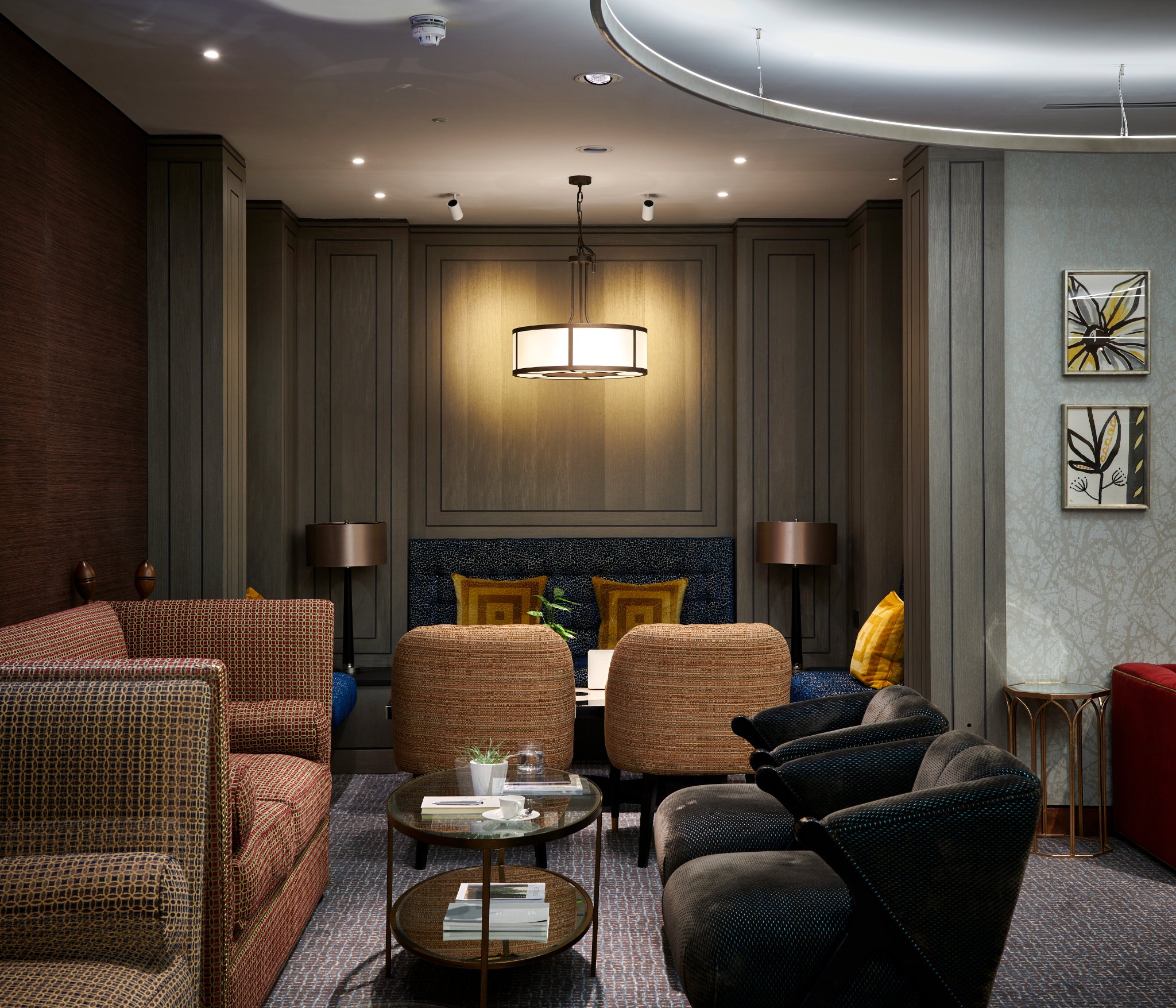 Sophisticated lounge space at Beaumont Moorgate designed for client meetings, relaxation and collaborative working.