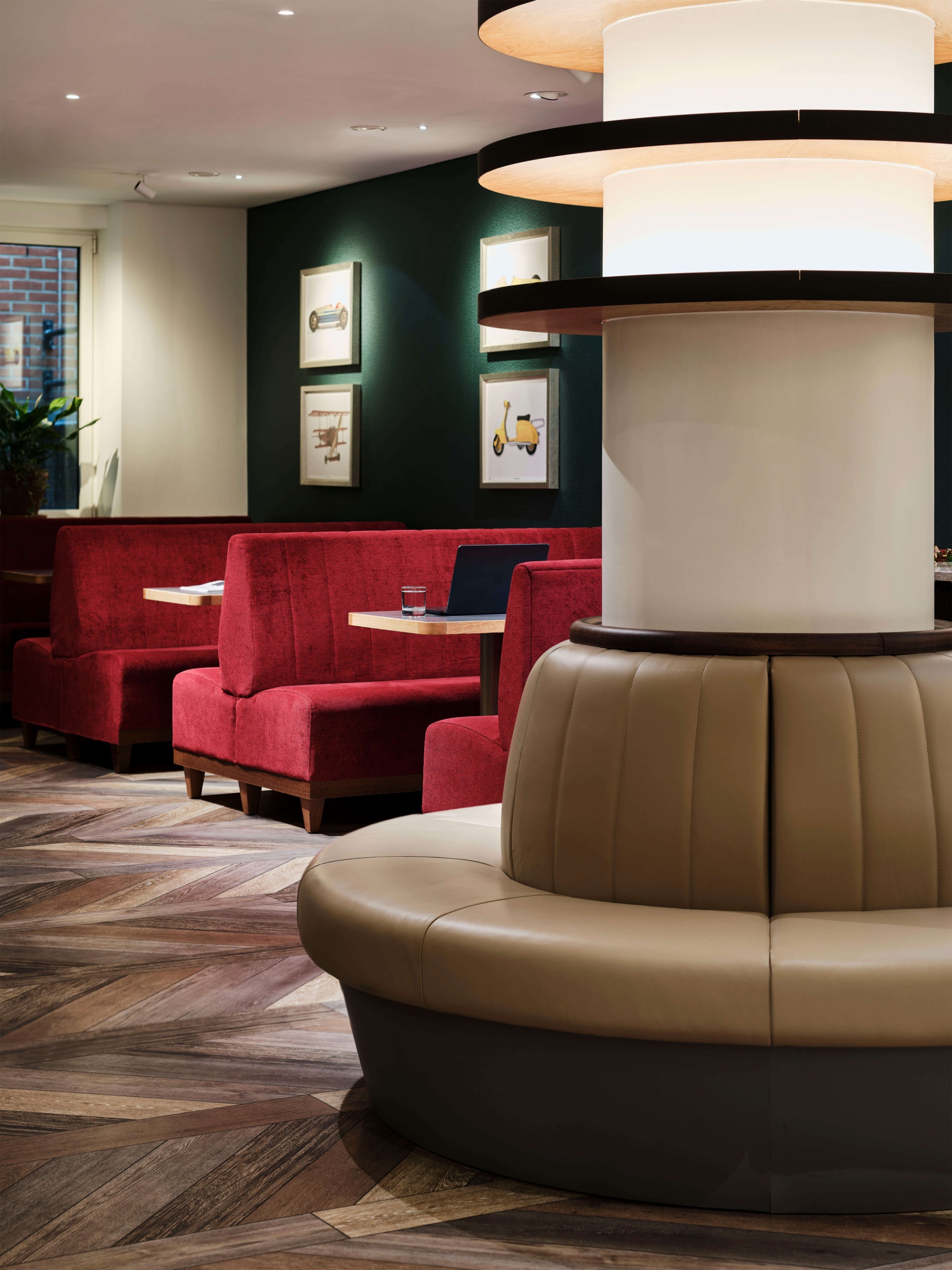 Comfortable lounge area at Beaumont Mayfair designed for networking, informal meetings and relaxation.